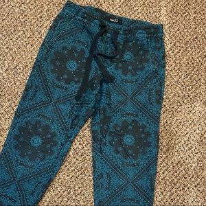 Rue 21 Denim paisley soft Jogger Mandala Jeans blue & black with pockets…